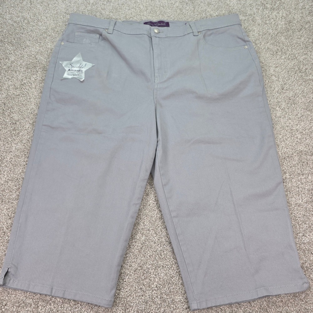 Gloria Vanderbilt Amanda Capri Pants Gray Floral Embroidered Plus Size 20W NWT